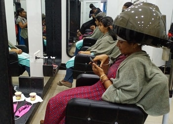 T-square-unisex-salon-Beauty-parlour-Agartala-Tripura-3