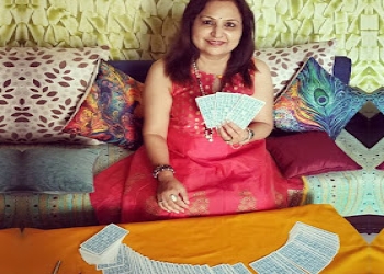 Tarot-card-reader-kamana-parashar-reiki-healing-and-training-centre-gurgaon-Tarot-card-reader-Sector-31-gurugram-Haryana-2