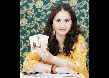 Tarot-card-reader-simran-Tarot-card-reader-Sector-15-gurugram-Haryana-1