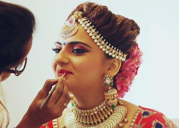 Tejaswini-nandu-bridal-studio-academy-Makeup-artist-Thane-Maharashtra-2