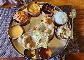Thali-more-Pure-vegetarian-restaurants-Jaipur-Rajasthan-1