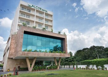 The-alcor-hotel-4-star-hotels-Jamshedpur-Jharkhand-1