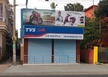 The-bi-wheelers-Motorcycle-dealers-Krishnanagar-West-bengal-1
