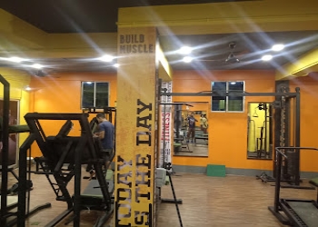 The-fitness-hub-Gym-Haridevpur-kolkata-West-bengal-1