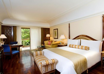 The-leela-palace-5-star-hotels-Bangalore-Karnataka-2