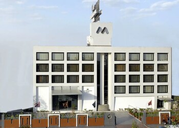 The-metropole-hotel-3-star-hotels-Ahmedabad-Gujarat-1