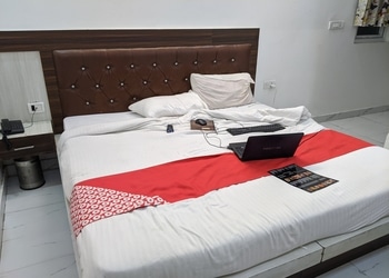 The-signature-hotel-Budget-hotels-Noida-Uttar-pradesh-2