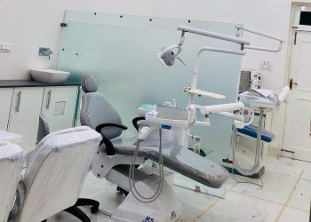 The-smilist-dental-care-studio-dr-krishna-kumar-varshney-bdsmds-Dental-clinics-Aligarh-Uttar-pradesh-2