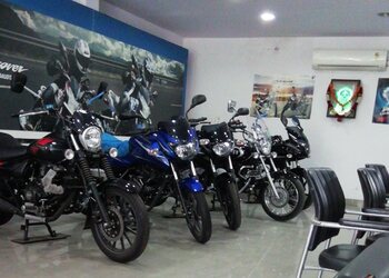 Tirupati-bajaj-Motorcycle-dealers-Akola-Maharashtra-3