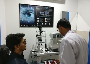 Titan-eyeplus-Opticals-Basharatpur-gorakhpur-Uttar-pradesh-3