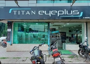 Titan-eyeplus-Opticals-Bistupur-jamshedpur-Jharkhand-1