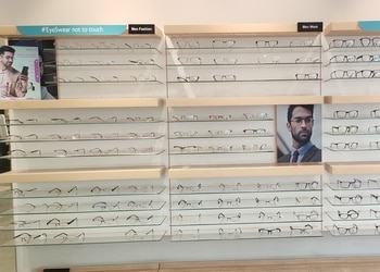 Titan-eyeplus-Opticals-Nadesar-varanasi-Uttar-pradesh-3