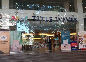 Title-waves-Book-stores-Bandra-mumbai-Maharashtra-1