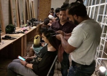 Toni-guy-hairdessing-Beauty-parlour-Alipore-kolkata-West-bengal-3