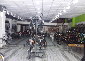 Track-and-trail-cycle-world-Bicycle-store-Rohtak-Haryana-3