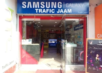Traffic-jaam-Mobile-stores-Basanti-colony-rourkela-Odisha-1