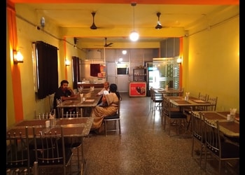 Tripti-restaurant-Family-restaurants-Asansol-West-bengal-2