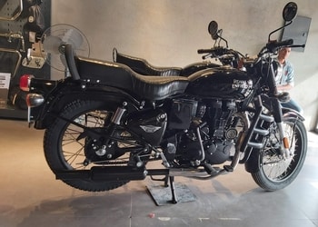 Triveni-enterprises-Motorcycle-dealers-Jhansi-Uttar-pradesh-3