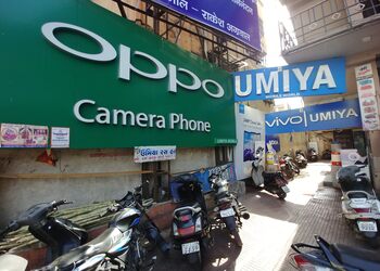 Umiya-mobile-world-Mobile-stores-Majura-gate-surat-Gujarat-1