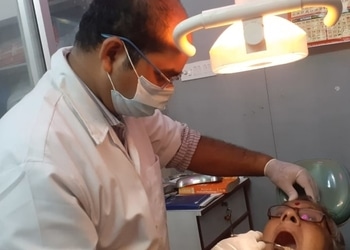 Universal-dental-clinic-Dental-clinics-Baguiati-kolkata-West-bengal-2