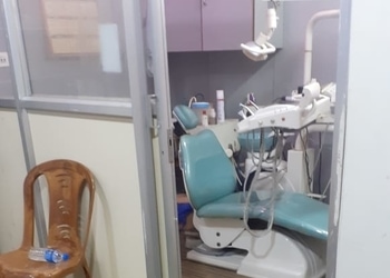 Universal-dental-clinic-Dental-clinics-Baguiati-kolkata-West-bengal-3