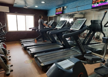 Universal-gym-fitness-centre-Gym-Naranpura-ahmedabad-Gujarat-2