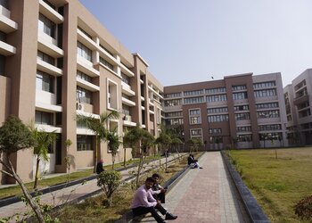University-institute-of-engineering-technology-Engineering-colleges-Rohtak-Haryana-1