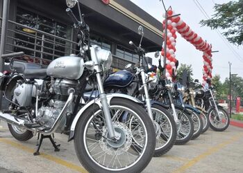 Usha-motors-Motorcycle-dealers-Yawal-Maharashtra-3