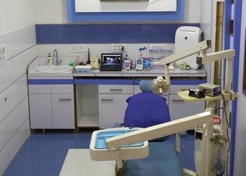 V-p-dental-implant-centre-Dental-clinics-Bannadevi-aligarh-Uttar-pradesh-3