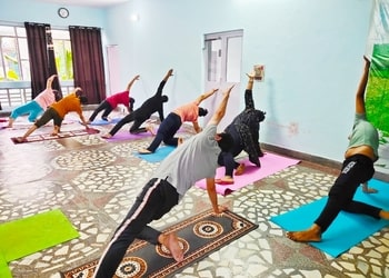 Vedic-life-yoga-and-meditation-center-Yoga-classes-Tajganj-agra-Uttar-pradesh-2