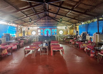 Veera-da-dhaba-Family-restaurants-Daman-Dadra-and-nagar-haveli-and-daman-and-diu-1
