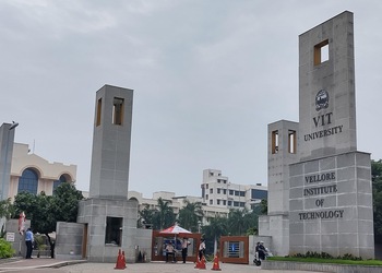 Vellore-institute-of-technology-Engineering-colleges-Vellore-Tamil-nadu-1