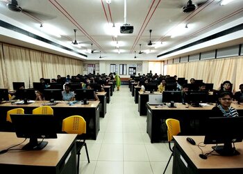 Vellore-institute-of-technology-Engineering-colleges-Vellore-Tamil-nadu-3