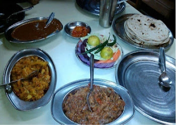Vishal-dhaba-Pure-vegetarian-restaurants-Batamaloo-srinagar-Jammu-and-kashmir-2
