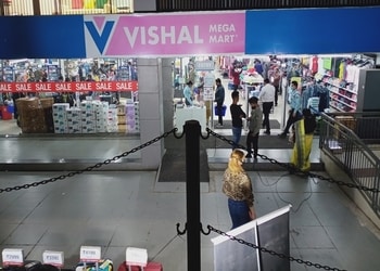 Vishal-mega-mart-Shopping-malls-Siliguri-West-bengal-1