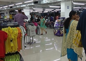 Vishal-mega-mart-Shopping-malls-Siliguri-West-bengal-2