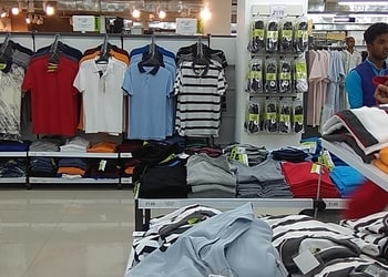 Vishal-mega-mart-Shopping-malls-Siliguri-West-bengal-3