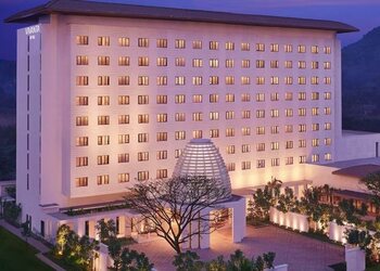 Vivanta-hotel-5-star-hotels-Guwahati-Assam-1
