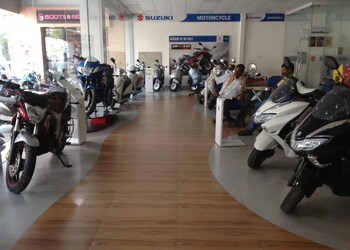 Vr-suzuki-Motorcycle-dealers-Alagapuram-salem-Tamil-nadu-2