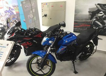 Vr-suzuki-Motorcycle-dealers-Fairlands-salem-Tamil-nadu-3