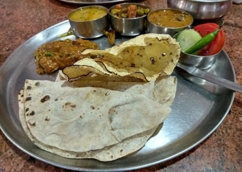 Vyanjan-restaurant-Pure-vegetarian-restaurants-Buxi-bazaar-cuttack-Odisha-3