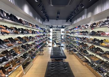 Warehouse-footwear-store-Shoe-store-Ahmedabad-Gujarat-2