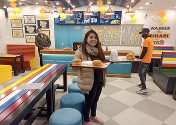 Wat-a-burger-Fast-food-restaurants-Muzaffarpur-Bihar-3