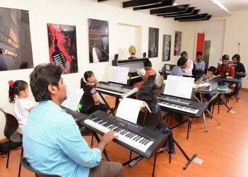 Western-music-classes-Guitar-classes-Bistupur-jamshedpur-Jharkhand-2