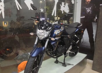 Xceed-mobility-yamaha-showroom-Motorcycle-dealers-Jalna-Maharashtra-3