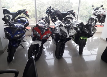 Yamaha-cmpl-Motorcycle-dealers-Chandigarh-Chandigarh-2