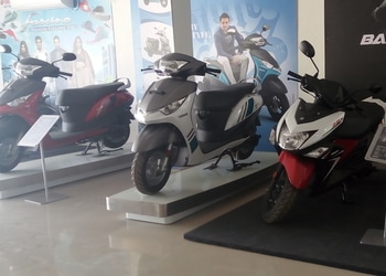 Yamaha-showroom-Motorcycle-dealers-Bargarh-Odisha-2