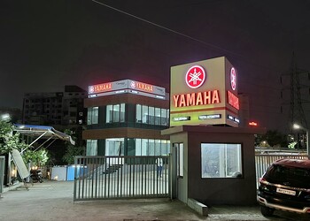 Yamaha-vestra-automotive-Motorcycle-dealers-Baner-pune-Maharashtra-1