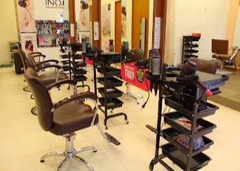 Ylg-salon-Beauty-parlour-Majestic-bangalore-Karnataka-2