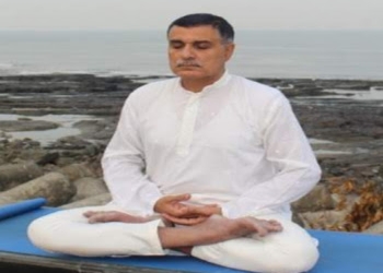 Yog-abhyas-with-ashdin-Yoga-classes-Dadar-mumbai-Maharashtra-1
